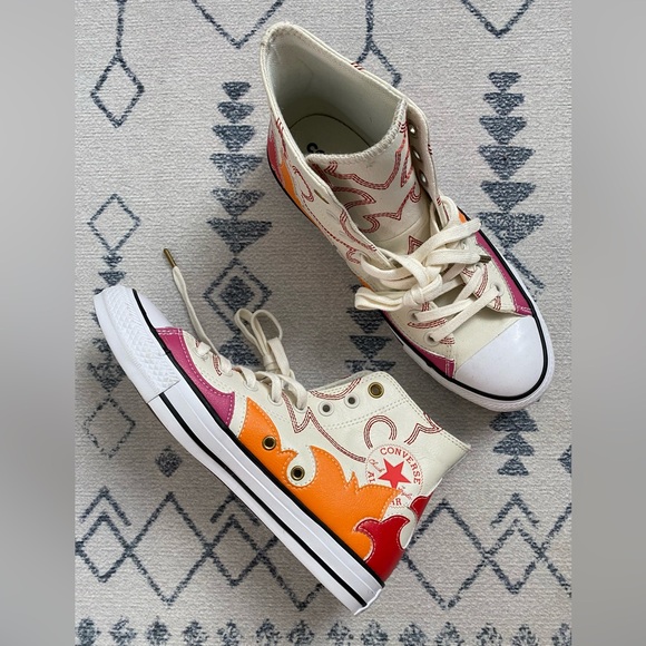 NWOT Converse Women’s Chuck Taylor All Star  High Top Egret Habanero Red/Orange - Picture 1 of 10